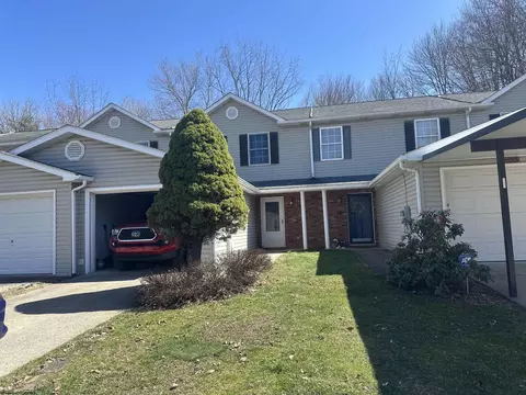 1003 Fair Oaks Dr, Fairmont, WV 26554