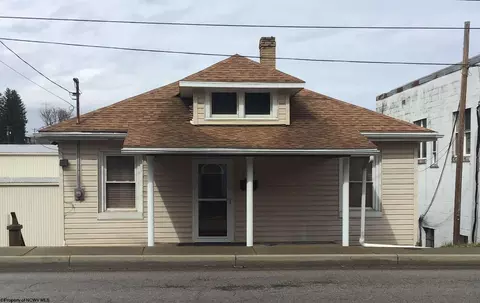 1138 S Speedway Ave, Fairmont, WV 26554