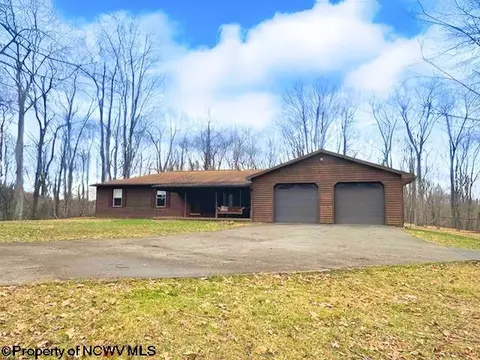 12 Sage St, Fairmont, WV 26554