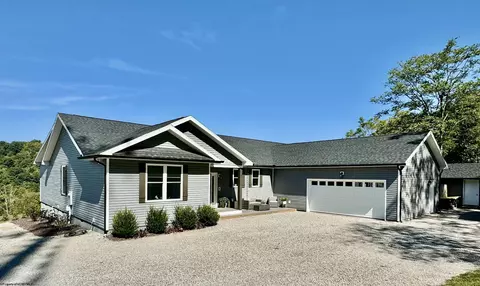 289 Watercrest Ln, Fairmont, WV 26554
