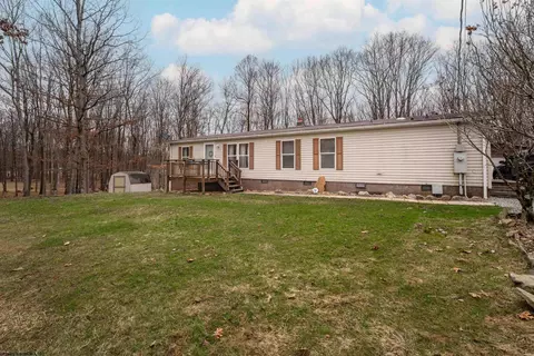 675 Pond Rd, Morgantown, WV 26508