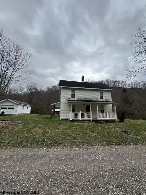 192 Robey Ridge Rd, Rock Cave, WV 26234