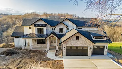 418 Rustic Hills Dr, Morgantown, WV 26508