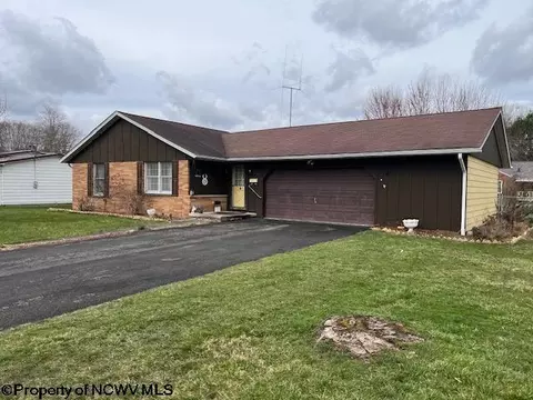 115 Ferndale Dr, Elkins, WV 26241