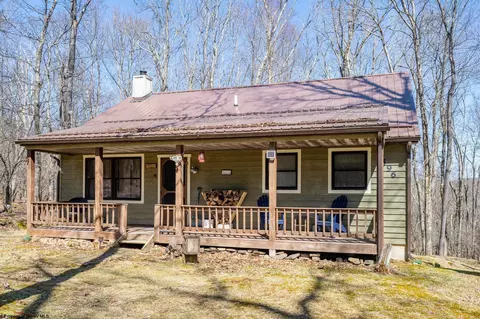 596 Hemlock Cir, Terra Alta, WV 26764