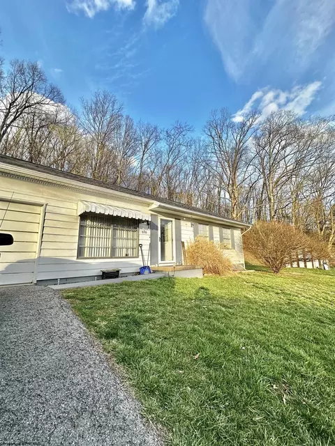 626 Rohr St, Weston, WV 26452