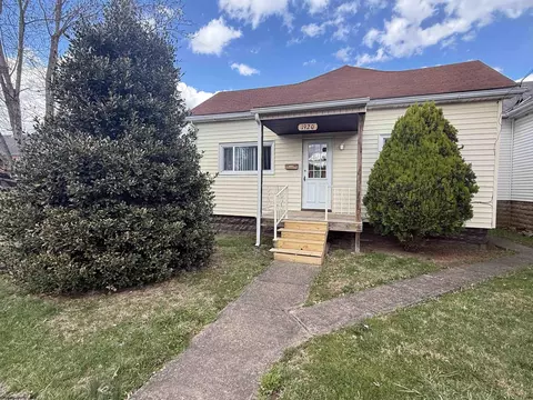 1920 Hamill Ave, Clarksburg, WV 26301