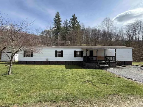 2247 Bennetts Run Rd, Lumberport, WV 26386