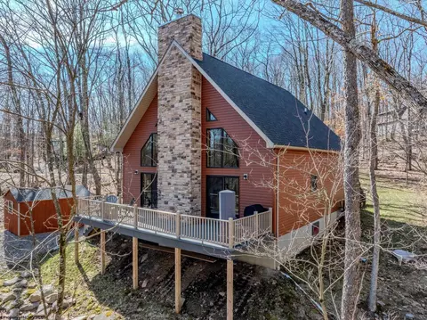 62 Oak Dr, Terra Alta, WV 26764