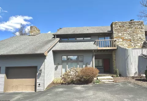 203 Lakeview Ests, Morgantown, WV 26508