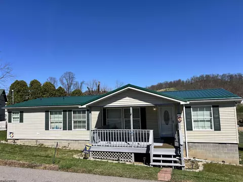 10 Edmond St, West Union, WV 26456