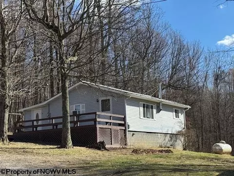 90 Nuce Ln, Morgantown, WV 26508