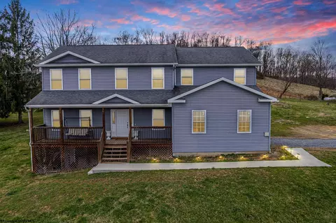 97 John Poole Rd, Morgantown, WV 26508