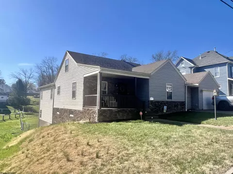 213 Pennsylvania Ave, Bridgeport, WV 26330