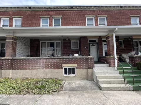15 10th St, Elkins, WV 26241