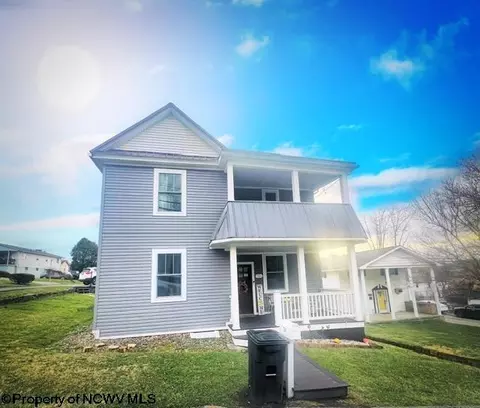 704 Market St, Fairmont, WV 26554