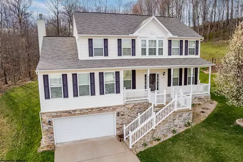 121 Brookdale Dr, Morgantown, WV 26508