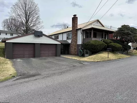 105 Marshall St, Kingwood, WV 26537