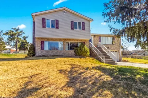 112 Scenery Dr, Morgantown, WV 26505