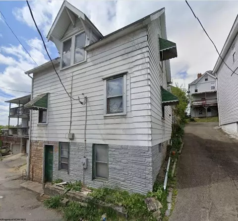1014 Fay St, Fairmont, WV 26554