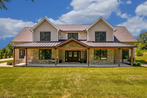 529 Bowers Ln, Morgantown, WV 26508