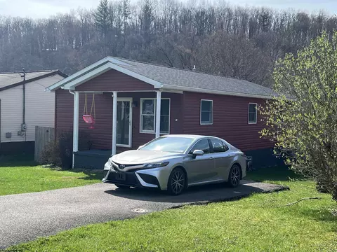 230 Bruce St, Elkins, WV 26241