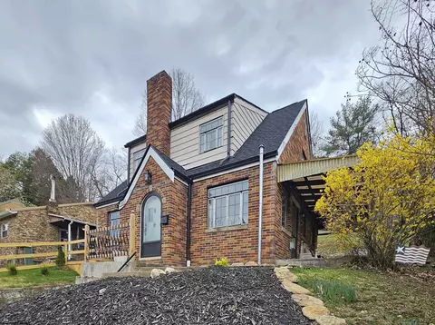 1103 Sunset Dr, Fairmont, WV 26554