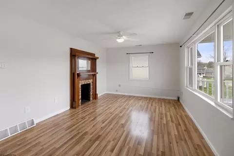 218 Cherry St, Bridgeport, WV 26330 photo 9