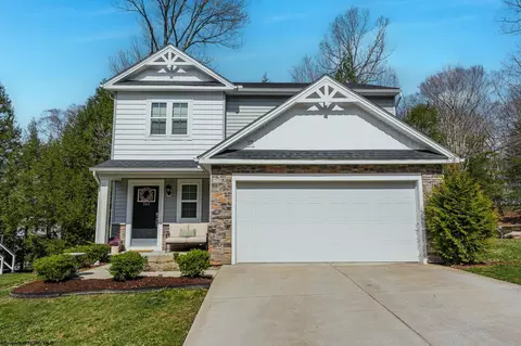 100 Bur Oak Ln, Morgantown, WV 26508
