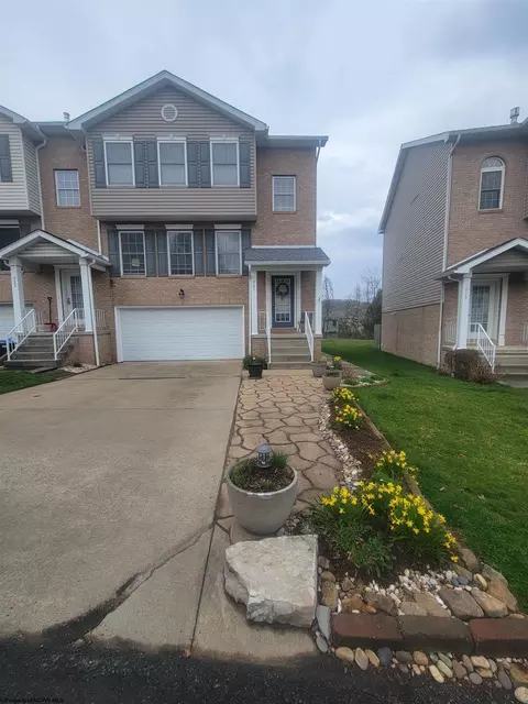 921 Ashton Pl, Morgantown, WV 26508