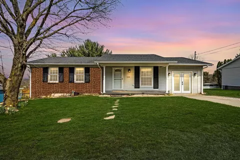 123 Estate Dr, Morgantown, WV 26508