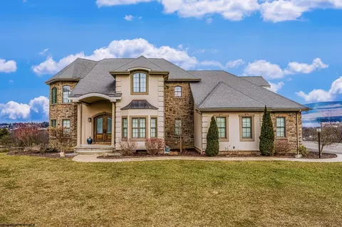 60 Heritage Hills Rd, Uniontown, PA 15401