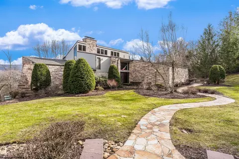 70 Heritage Hills Rd, Uniontown, PA 15401