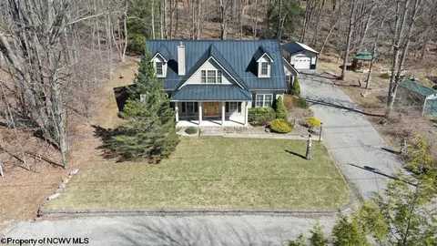 100 Wood Lily Ct, Terra Alta, WV 26764
