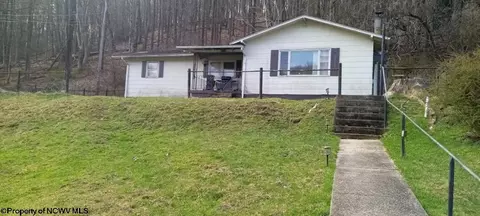 152 Liberty St, Salem, WV 26426