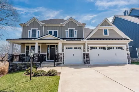 101 Canyon Ridge Dr, Morgantown, WV 26508