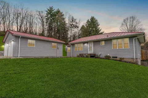 2626 Smithtown Rd, Morgantown, WV 26508