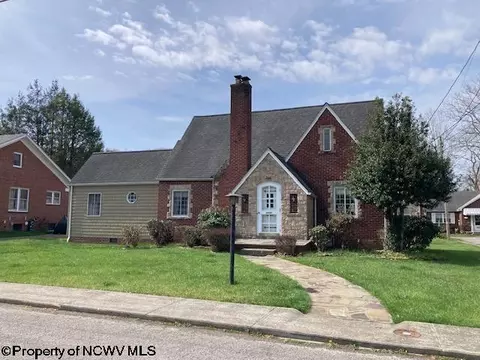 344 E Seventh St, Weston, WV 26452
