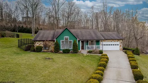 4683 Shadyside Ln, Morgantown, WV 26508