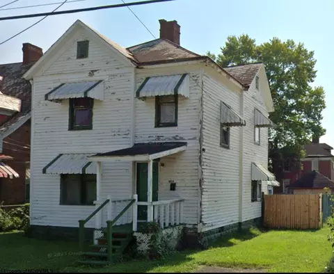 1612 Spring St, Parkersburg, WV 26101