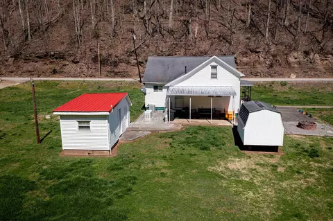 Exterior - 712 Mannington Rd, Smithfield, WV 26437 photo 9 of 9
