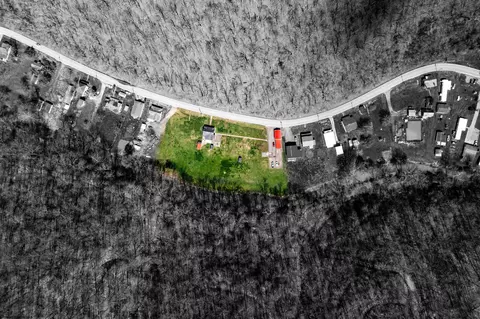 View/Area - 712 Mannington Rd, Smithfield, WV 26437 photo 7 of 10