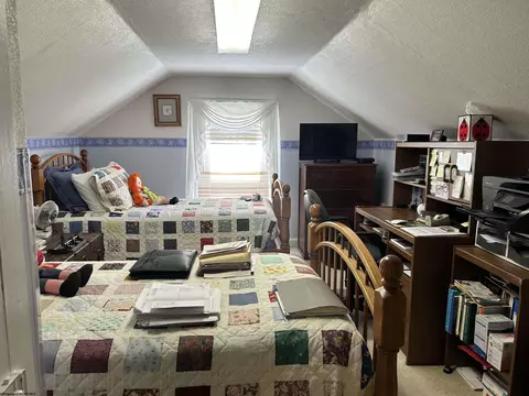 Bedroom - 712 Mannington Rd, Smithfield, WV 26437 photo 3 of 5