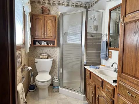 Bath - 712 Mannington Rd, Smithfield, WV 26437 photo 1 of 1