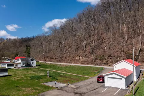 Exterior - 712 Mannington Rd, Smithfield, WV 26437 photo 5 of 9