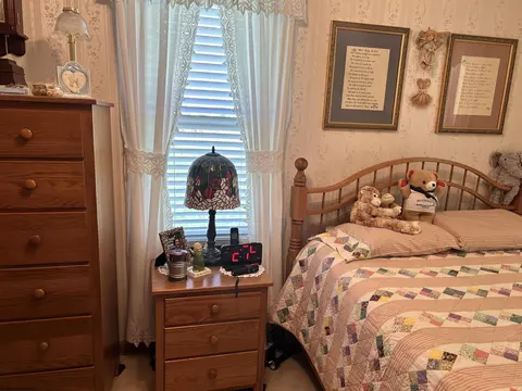 Bedroom - 712 Mannington Rd, Smithfield, WV 26437 photo 1 of 5