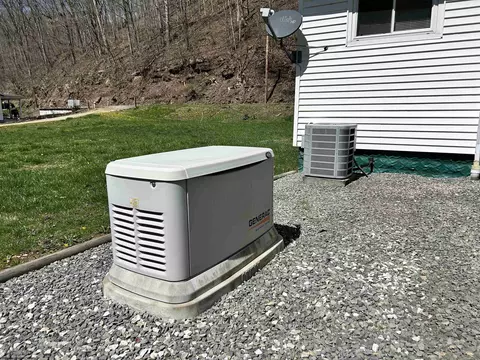 Exterior - 712 Mannington Rd, Smithfield, WV 26437 photo 2 of 9