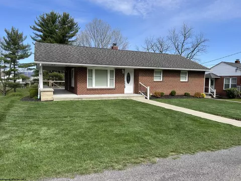 107 Walsh Dr, Kingwood, WV 26537