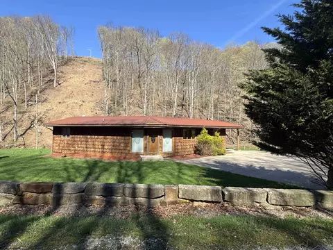 856 Arnolds Creek Rd, West Union, WV 26456