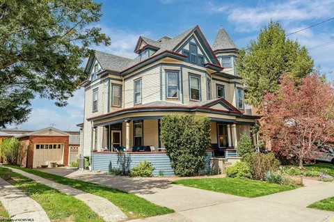 228 Grand St, Morgantown, WV 26501